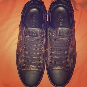 Louis v !! Worn 5 times !!